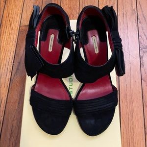 Max studio heels